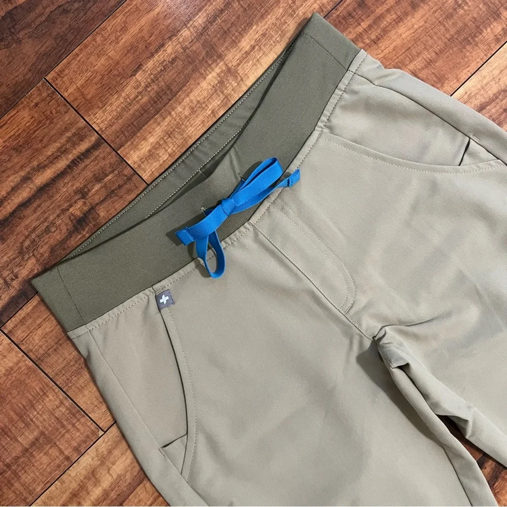 FIGS Zamora Jogger 2.0 in Sandstone - Picture 2 of 6